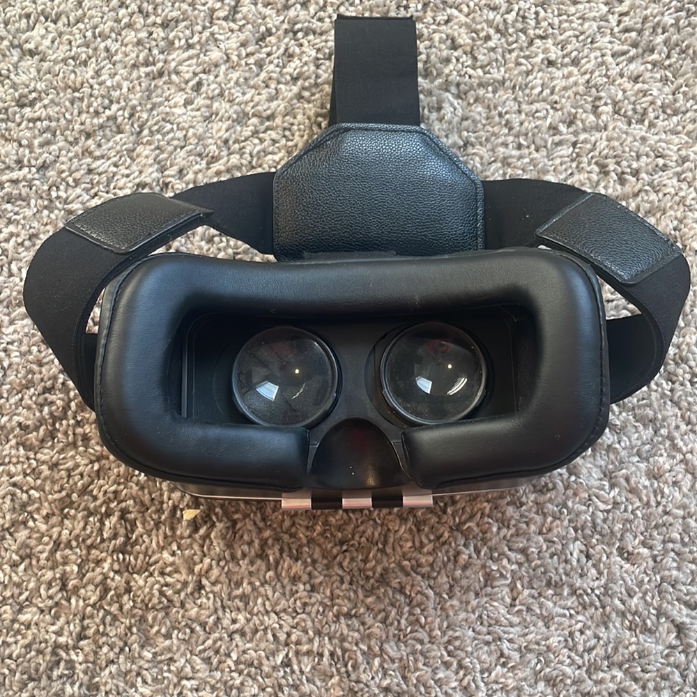 VR headset! - Picture 3 of 4